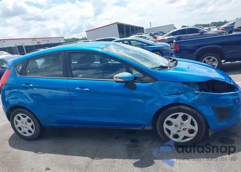 2013 Ford Fiesta Se z USA, uszkodzony, nr VIN 3FADP4EJ3DM207190
